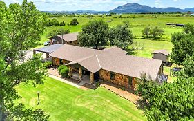 Spacious Country Home Near Ft Sill And Medicine Park